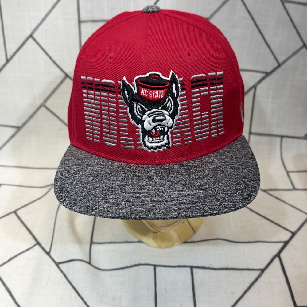 Zephyr NC State Wolfpack Hat OS Red Snapback Sample Collegiate Embroidery